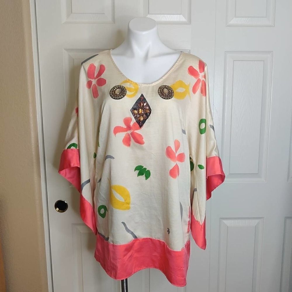 Meghan Fabulous silky embellished floral tunic sz M